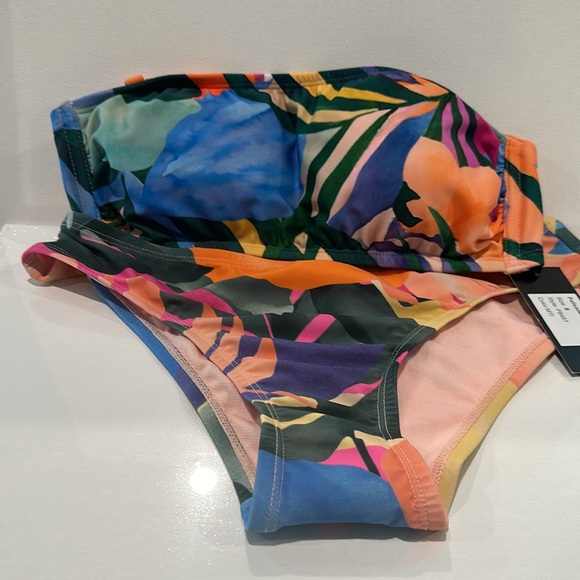 NWT Palisades Beach Club Multi Colored Bikinis with adjustable/removable straps. - Picture 6 of 6